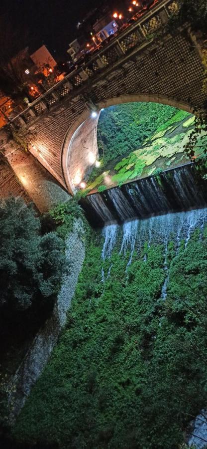 チボリAlla Fontana Di Gemma Via Dei Sosii 69アパートメント エクステリア 写真